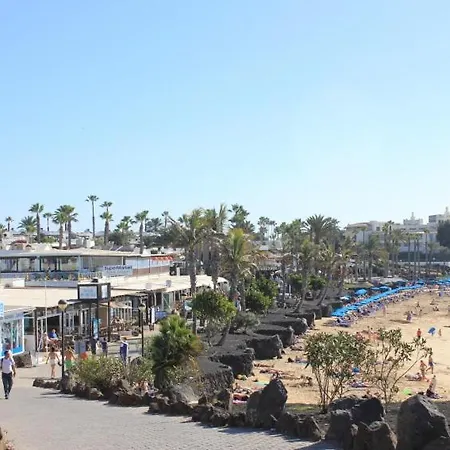 In Playa Blanca Sleeps 4 Includes Air Con And Wifi Вилла Коста Бланка